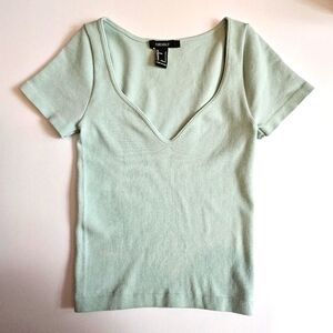 Misty Blue Cropped V Neck Tee NWOT